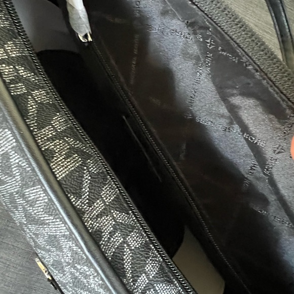 NWT MICHAEL KORS JET SET CHARM TOP ZIP TOTE HANDBAG - Picture 7 of 7